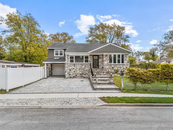 44 Bruce LN, Westbury, NY 11590
