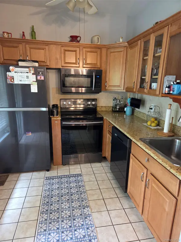 49 Aveonis CT #49, Fishkill, NY 12524