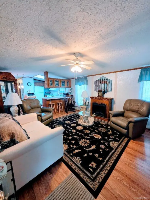 37 Hubbard AVE #74, Riverhead, NY 11901