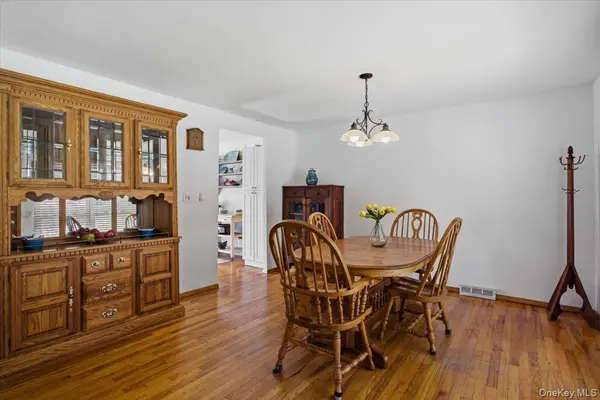 11 Lower Lake RD, Mahopac, NY 10541
