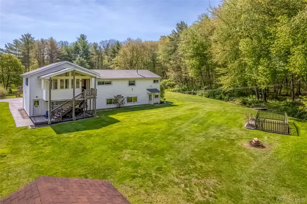 110 Cottontail LN, Woodstock, NY 12498