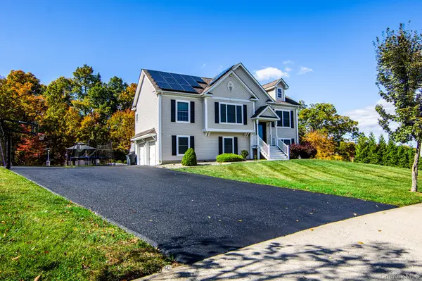 5 Deangelis DR, Monroe, NY 10950