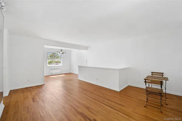 228-14 stronghurst AVE #Upper, Queens Village, NY 11427