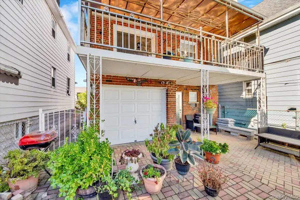2877 Waterbury AVE, Bronx, NY 10461