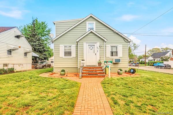 69 Nottingham AVE, Valley Stream, NY 11580