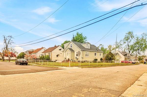69 Nottingham AVE, Valley Stream, NY 11580