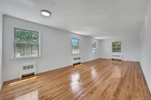 45 Robins CRES #45, New Rochelle, NY 10801