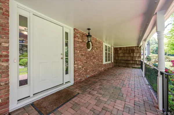 2 Richard LN, Huntington, NY 11743