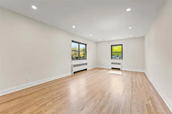 74-16 220 ST #2nd Fl, Bayside, NY 11364