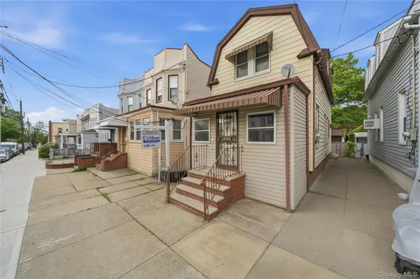 6661 74th ST, Middle Village, NY 11379