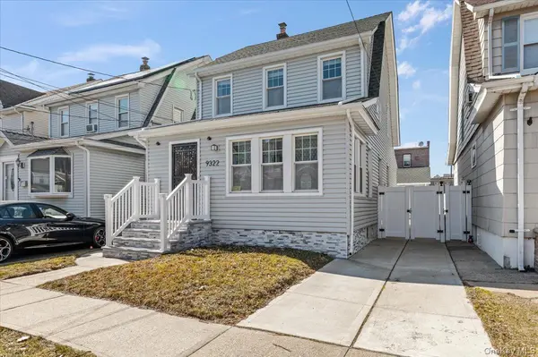 93-22 245th ST, Floral Park, NY 11001