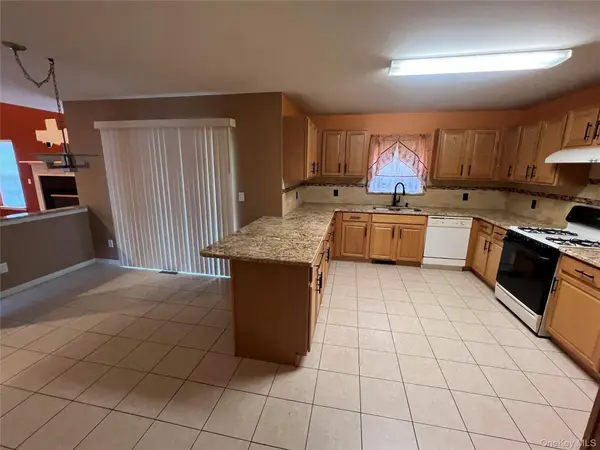 10 Johanna DR, Newburgh, NY 12550