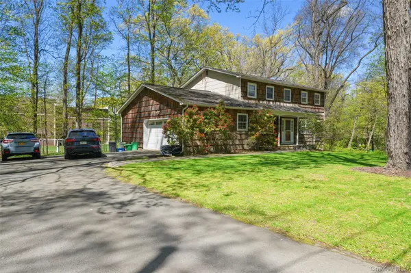 13 Kupperman LN, Monsey, NY 10952