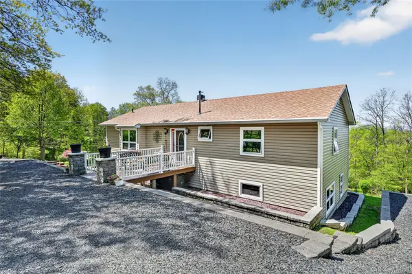 77 Maidstone DR, Walden, NY 12586
