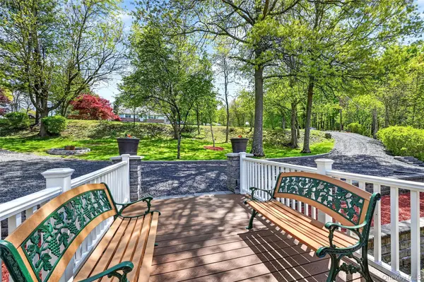 77 Maidstone DR, Walden, NY 12586
