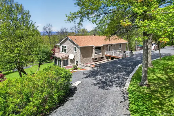 77 Maidstone DR, Walden, NY 12586