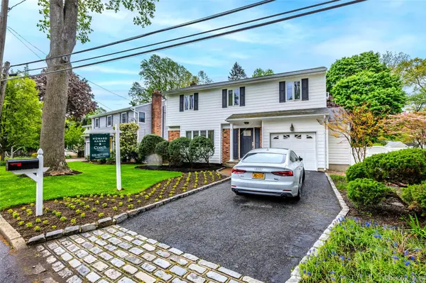 22 W Maple RD, Greenlawn, NY 11740