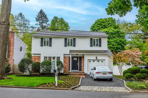 22 W Maple RD, Greenlawn, NY 11740