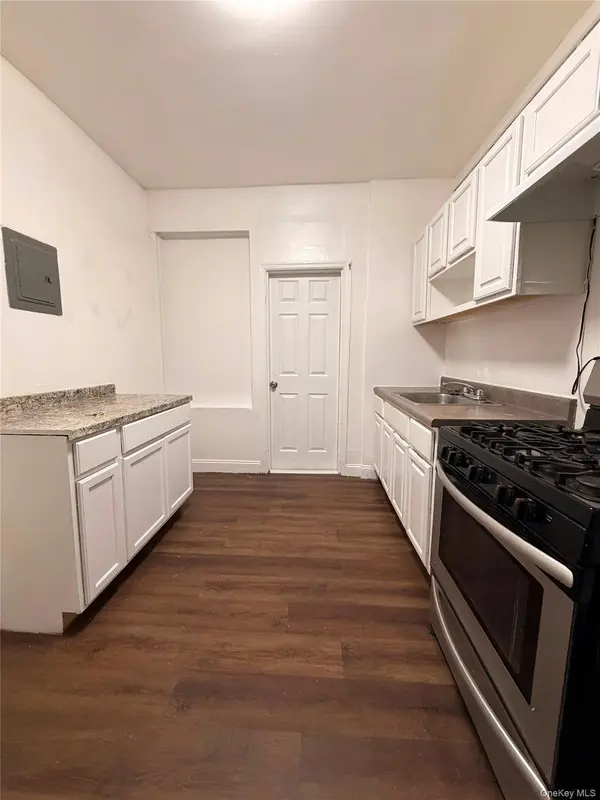 11 Lawrence st #1L, Yonkers, NY 10705