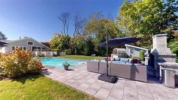 5 Halsey AVE, East Quogue, NY 11942