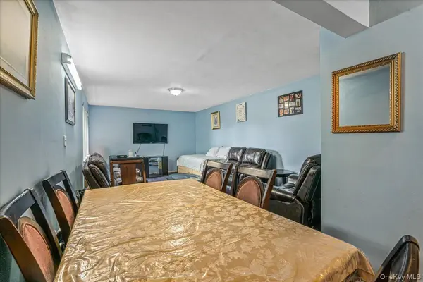 144-55 Melbourne Ave #2E, Flushing, NY 11367