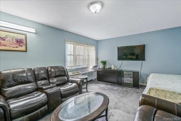 144-55 Melbourne Ave #2E, Flushing, NY 11367