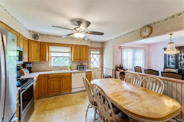 2 2nd AVE, Farmingdale, NY 11735