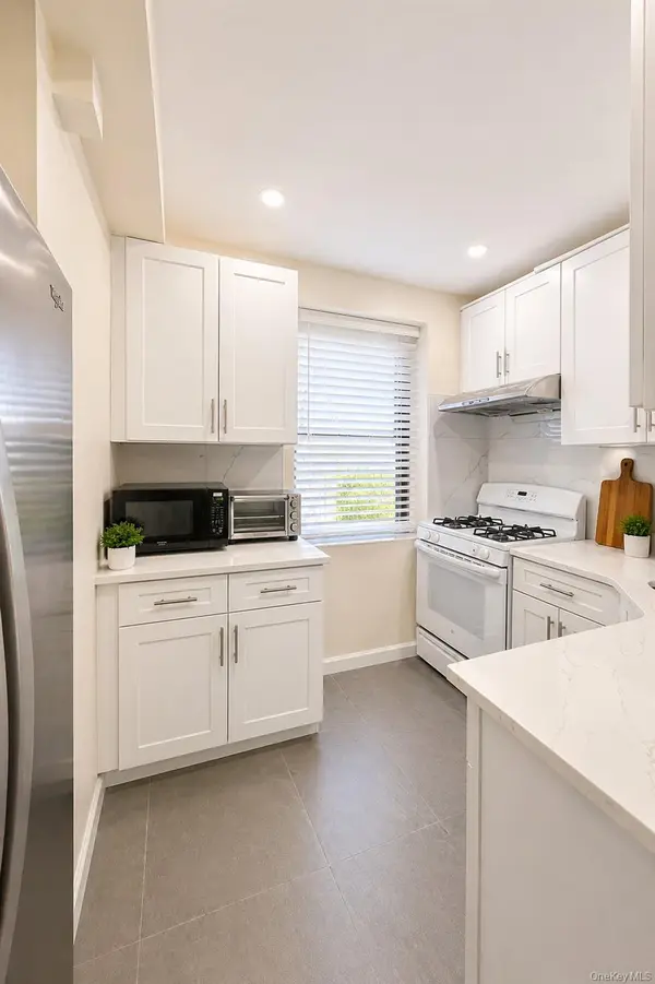 13916 28 RD #Z, Flushing, NY 11354