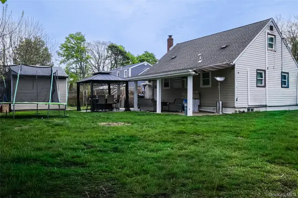 7 Oak ST, Brentwood, NY 11717