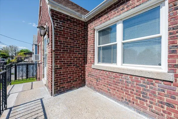 812 Swinton AVE, Bronx, NY 10465