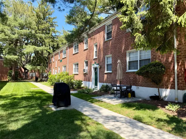 182 Pinewood RD #24, Hartsdale, NY 10530
