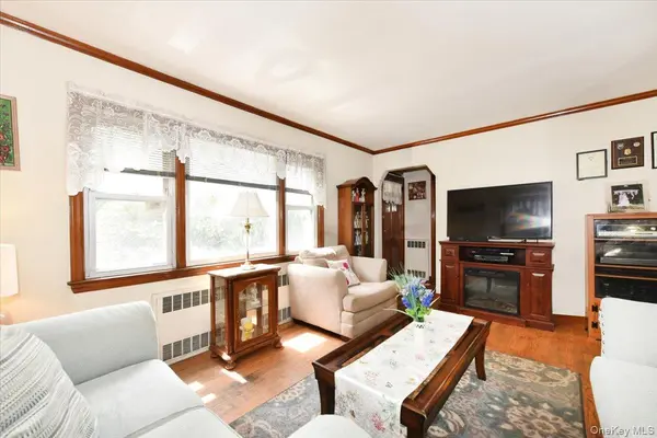 246-35 85th RD, Bellerose, NY 11426