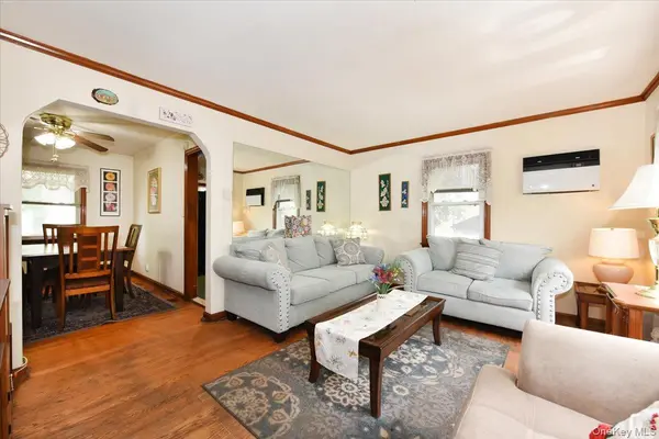 246-35 85th RD, Bellerose, NY 11426