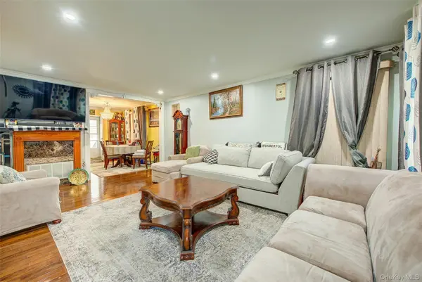 109-18 177th ST, Jamaica, NY 11433