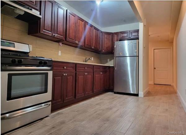 27 Cox PL, Brooklyn, NY 11208