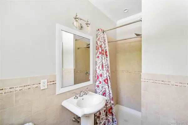 39 Foster RD #A, Quogue, NY 11959