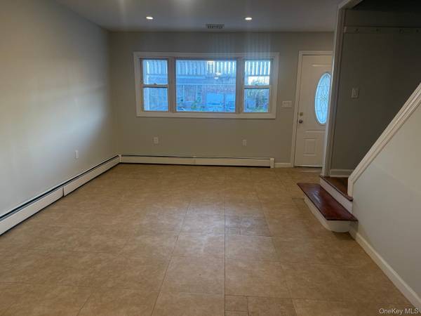 675 S Long Beach AVE, Freeport, NY 11520