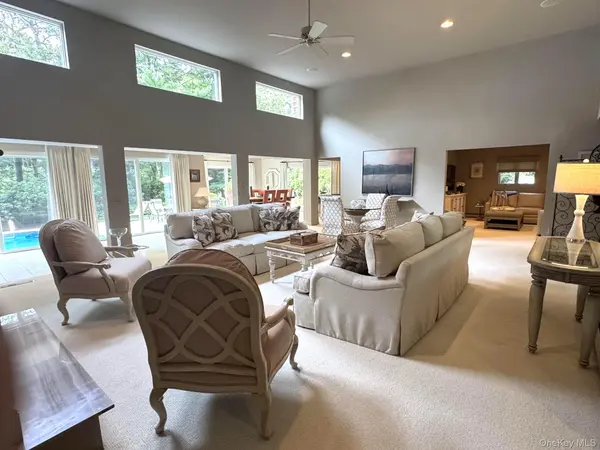 4 Lakewood LN, Quogue, NY 11959