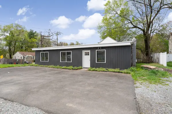 637 Violet AVE, Hyde Park, NY 12538
