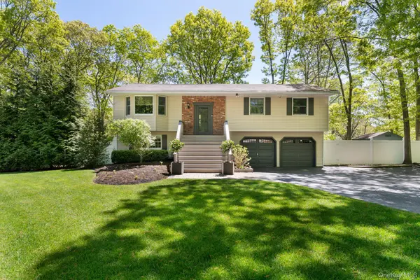 21 Laurita Gate, Port Jefferson, NY 11777
