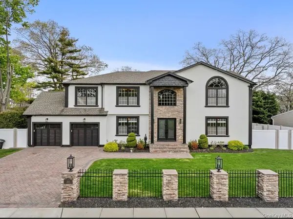 250 N 5th ST, Lindenhurst, NY 11757