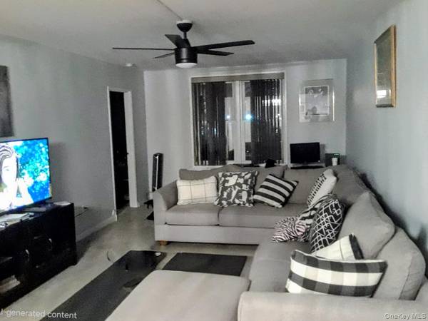 110 Brooklyn AVE #3Q, Freeport, NY 11520
