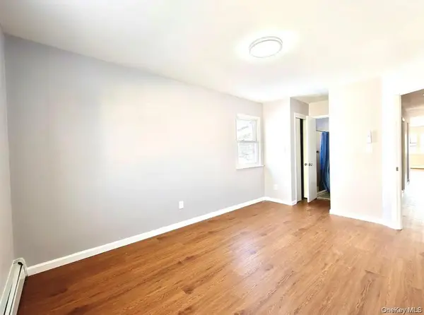 20-08 125th ST, College Point, NY 11356
