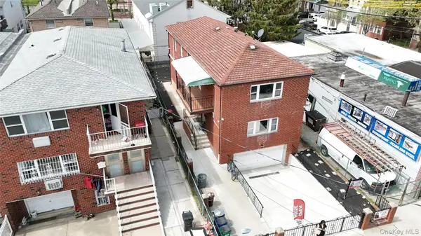 20-08 125th ST, College Point, NY 11356