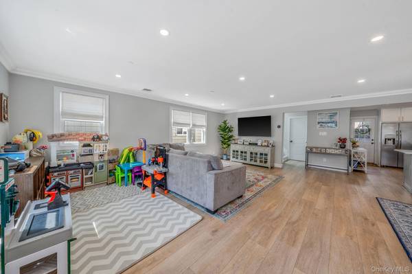 83 California ST, Long Beach, NY 11561
