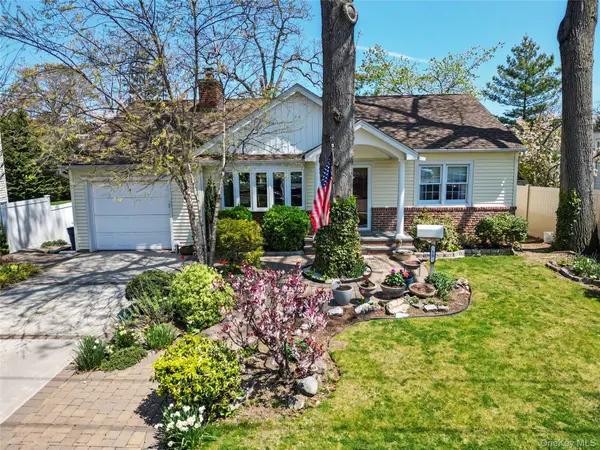 50 Little Whaleneck RD, Merrick, NY 11566