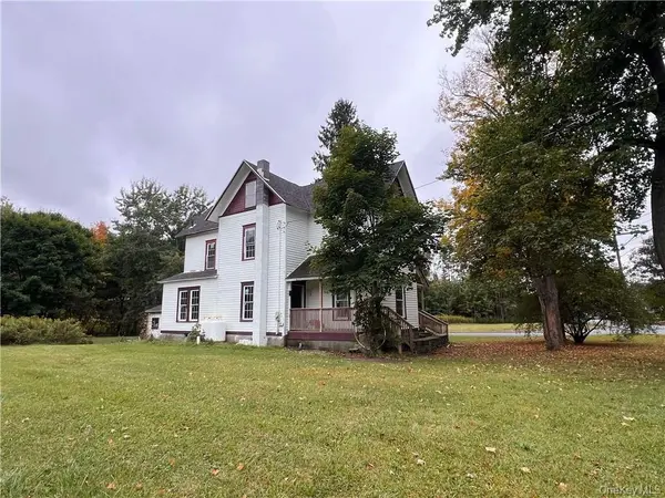 30 River ST, Stamford, NY 12167