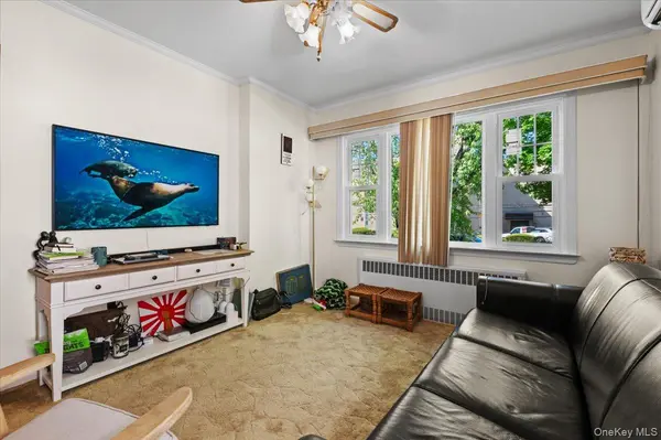 183-41 Dalny RD, Jamaica Estates, NY 11432