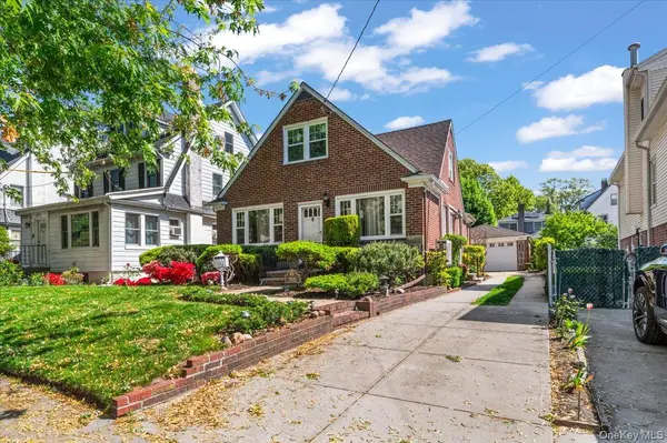 183-41 Dalny RD, Jamaica Estates, NY 11432