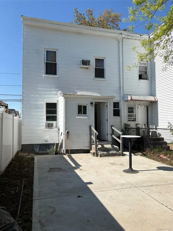 1108 1st AVE, New Hyde Park, NY 11040